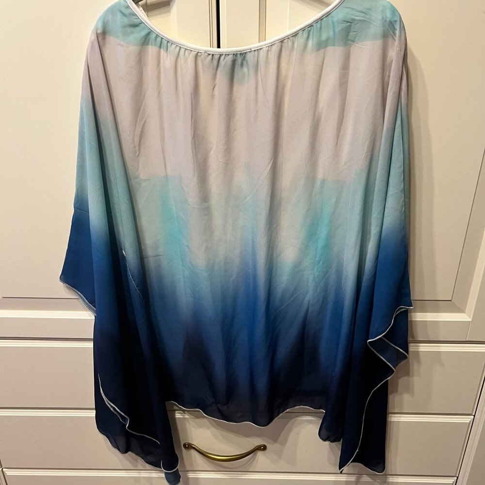 COLLEEN LOPEZ Blue & White Ombre ¾ Batwing Sequin Trim‎ Blouse Top (Size 2X) - Picture 4 of 10